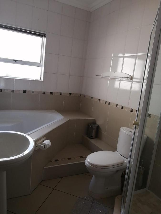 Palm View Guest House Pretoria-Noord Esterno foto