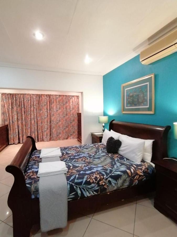 Palm View Guest House Pretoria-Noord Esterno foto