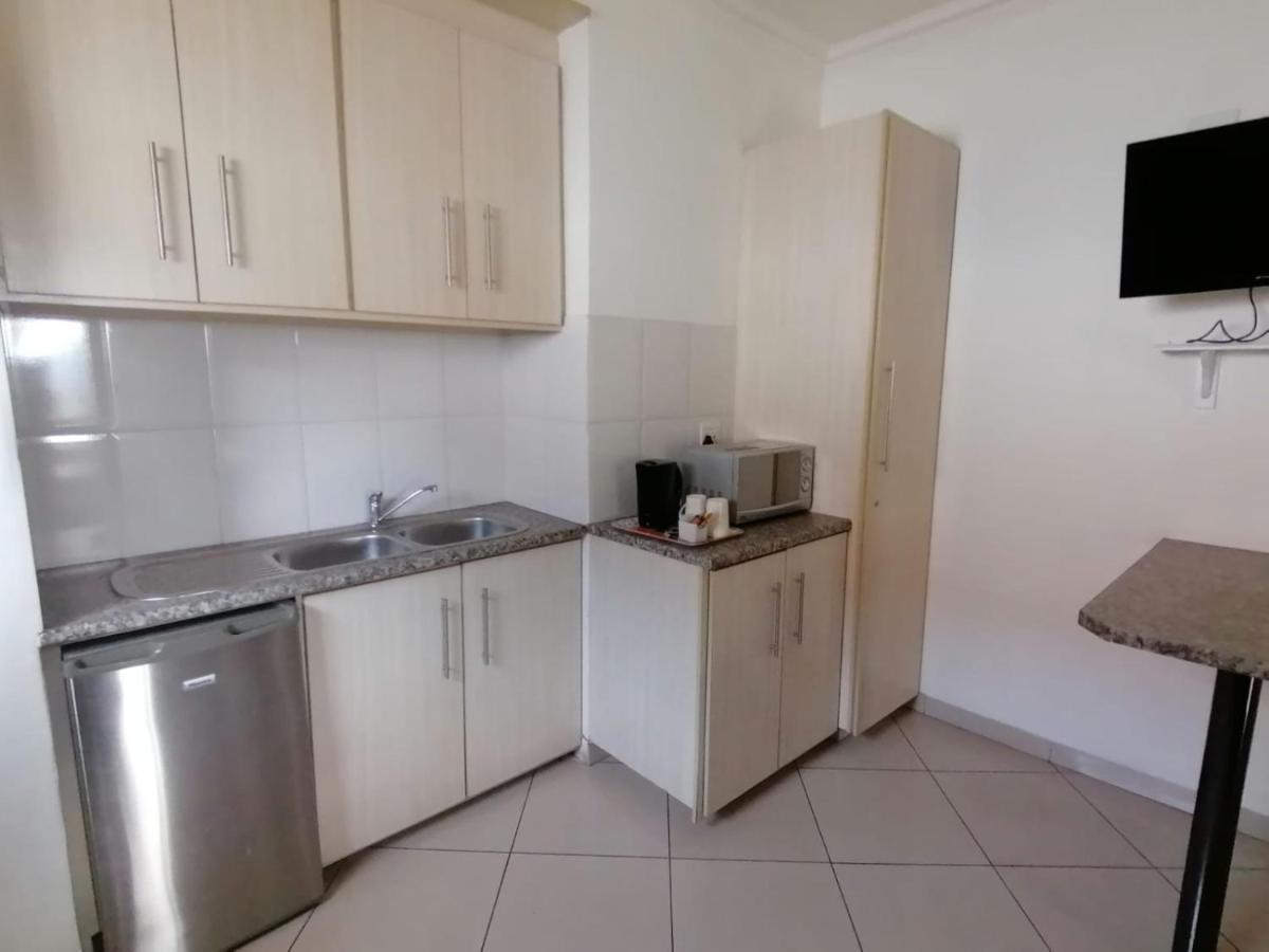 Palm View Guest House Pretoria-Noord Esterno foto